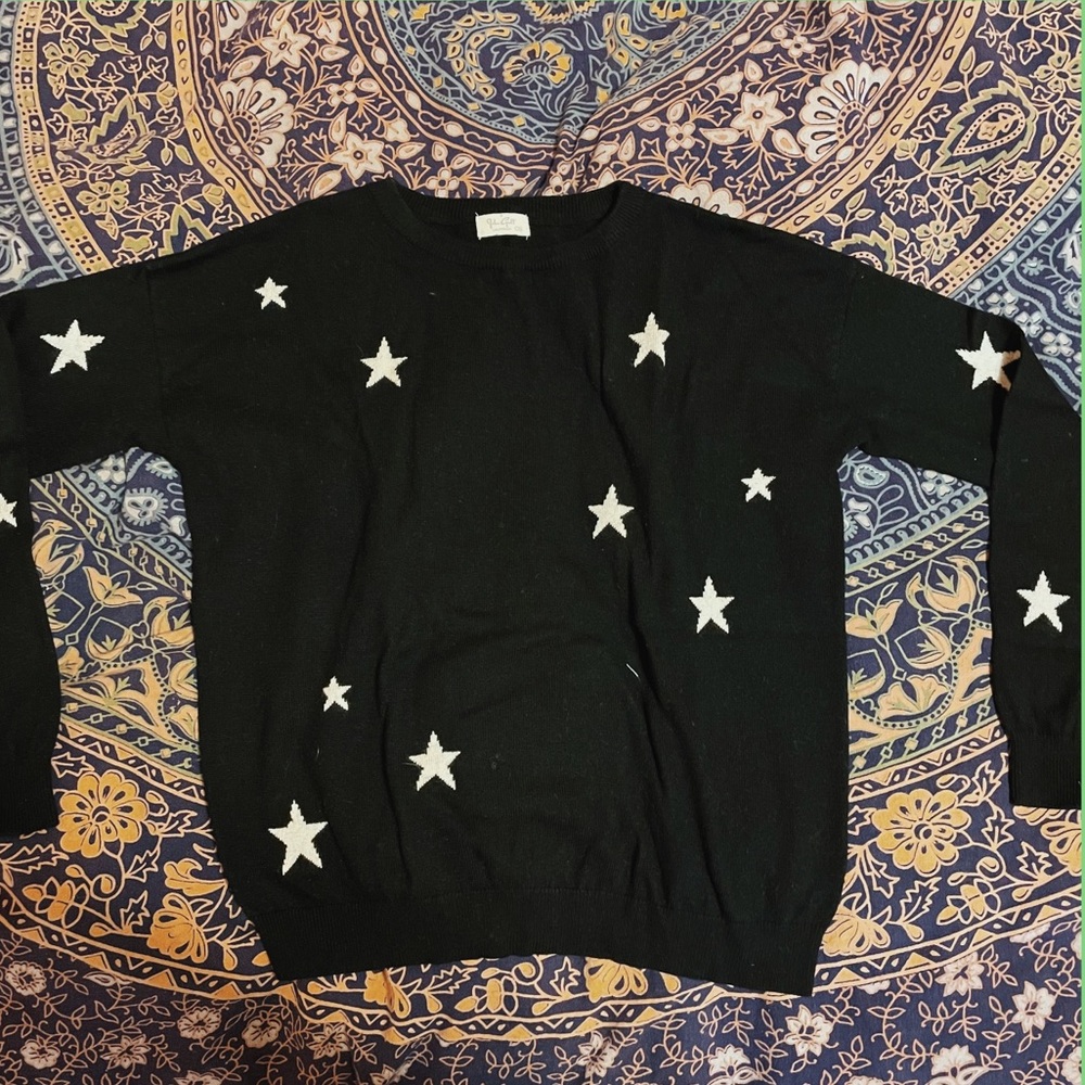 BRANDY MELVILLE STAR SWEATER